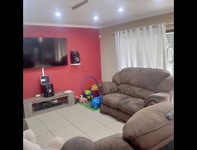 1 BEDROOM TOWNHOUSE FOR SALE IN BOKSBURG NORTH
